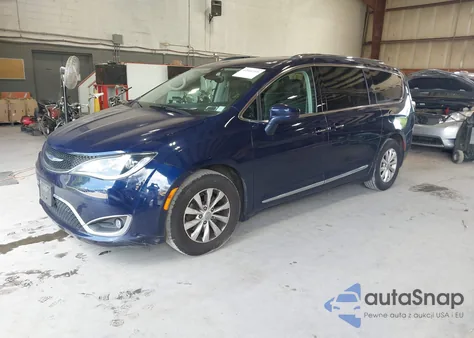 2019 Chrysler Pacifica Touring L from USA, damaged, VIN 2C4RC1BG1KR555319